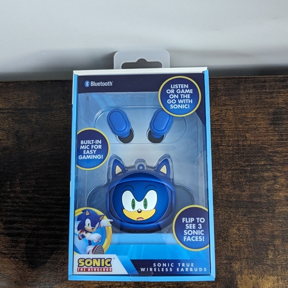 Sonic The Hedgehog Sonic True Wireless Earbuds - Picture 2 of 10